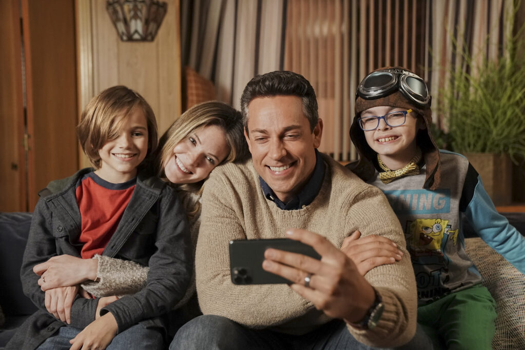 Zachary levi no filme invencível